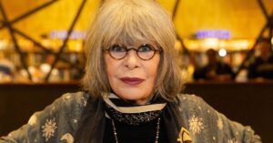 Rita Lee, a lendária cantora brasileira, morre aos 75 anos